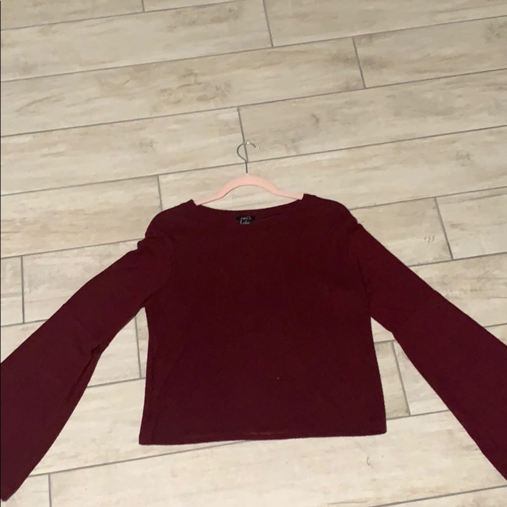 Bell sleeve shirt